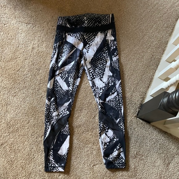 Lululemon leggings - Picture 1 of 3